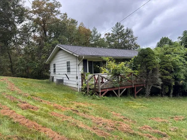 4239 Coal River Rd, Arnett, WV 25007
