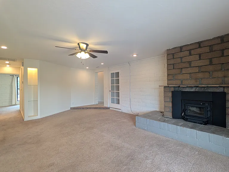 1514 N Elaine Way — Photo 9