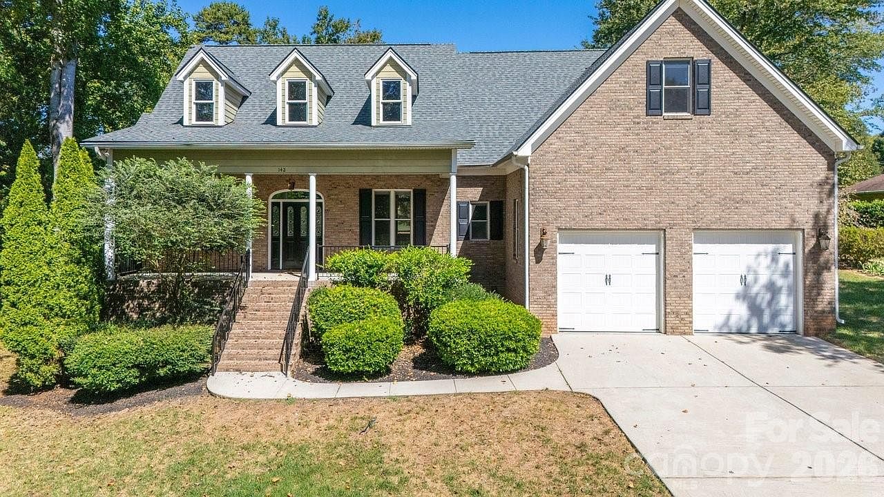 142 Fairway Dr — Mallard Head Country Club