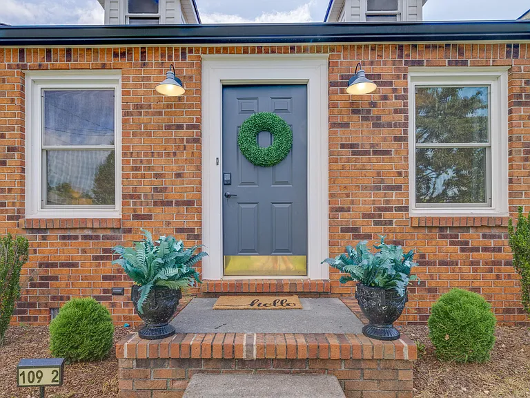 109 Mayfield Dr #2 — Photo 3