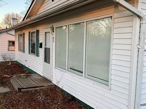 3rd image of 99 Woodlawn Ave