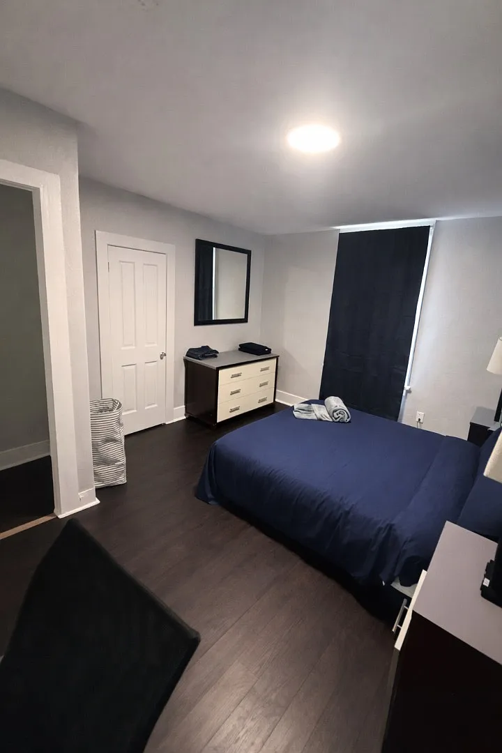 818 Broad St - Unit 3 — Photo 1