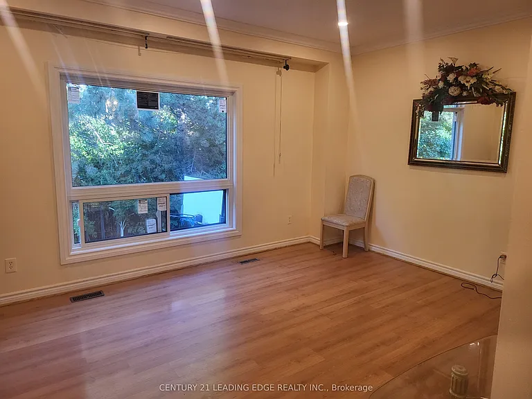 63 Nabob Cres — Photo 10