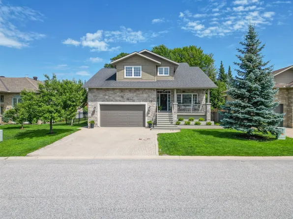 16 Sugarbush St, North Bay, ON P1C 0A4