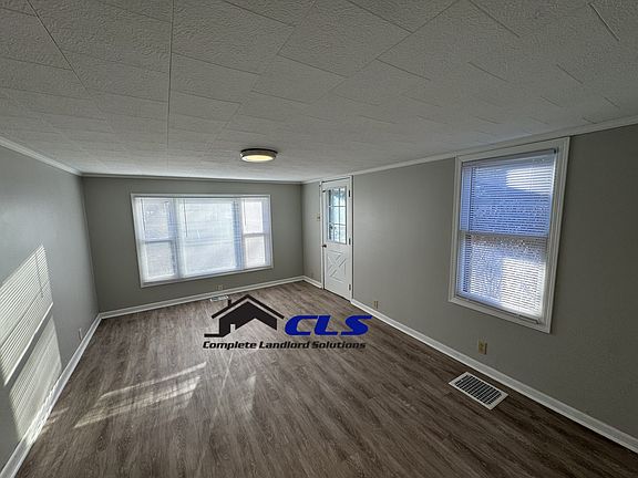 Living Room - Front Entry