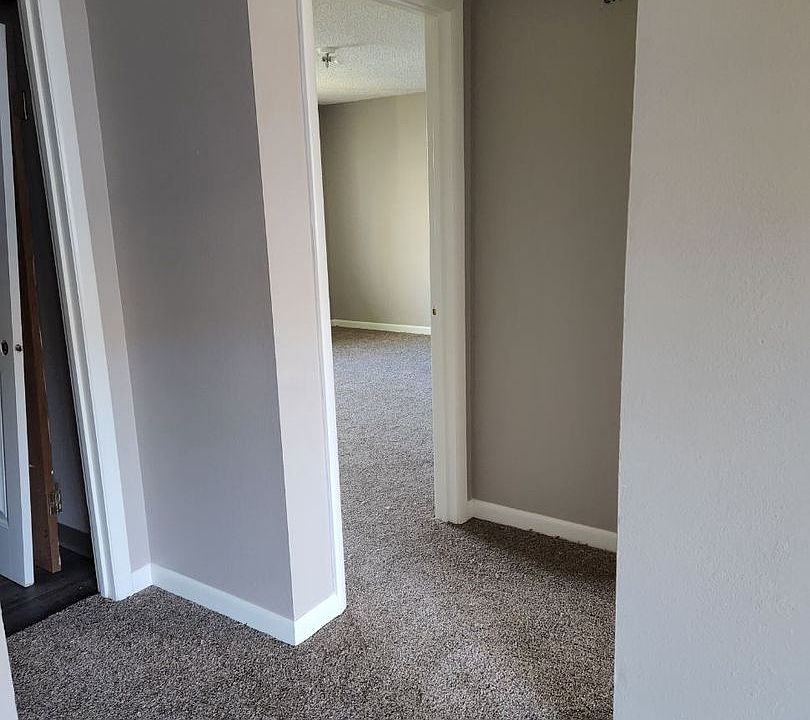 2nd image of 421 S Jefferson St APT 1