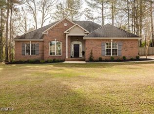 12 Pine Meadows Loop, Hattiesburg, MS 39402