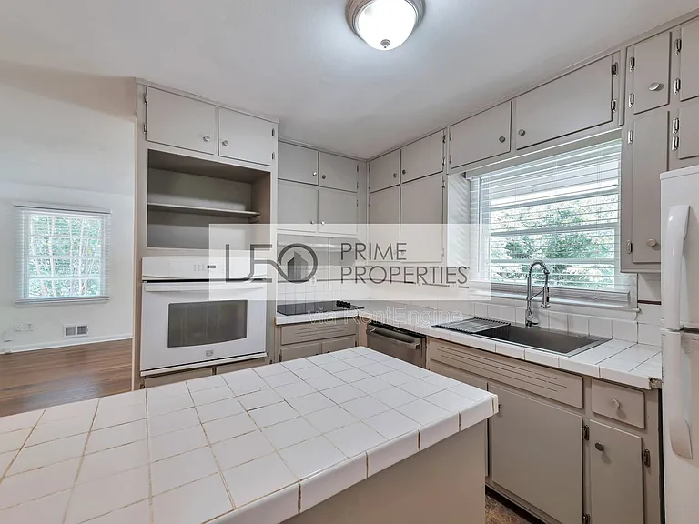 1728 Springer St NW — Photo 5