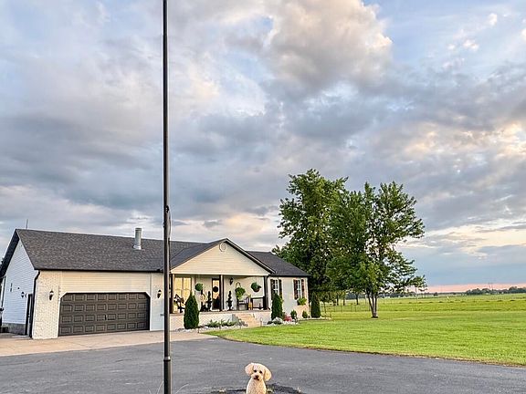 2nd image of 10559 Norway Rd