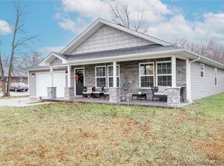 945 York Rd, Scottsburg, IN 47170