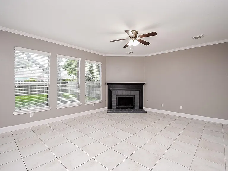 6318 Faulkner Ridge Dr — Photo 9