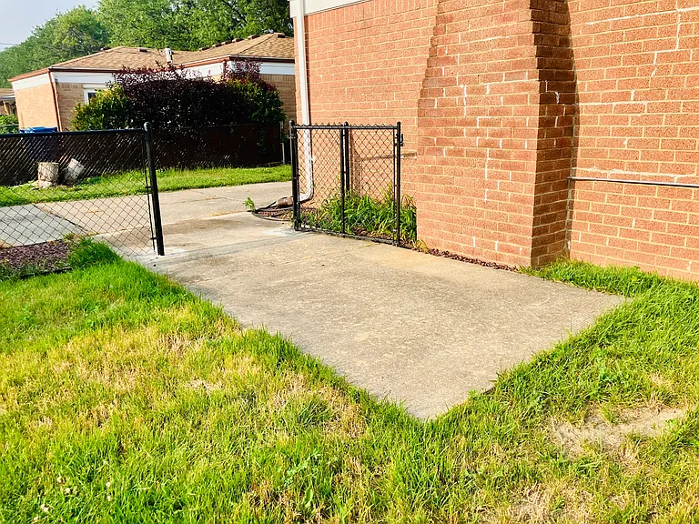 32447 Hawthorne Dr — Photo 45
