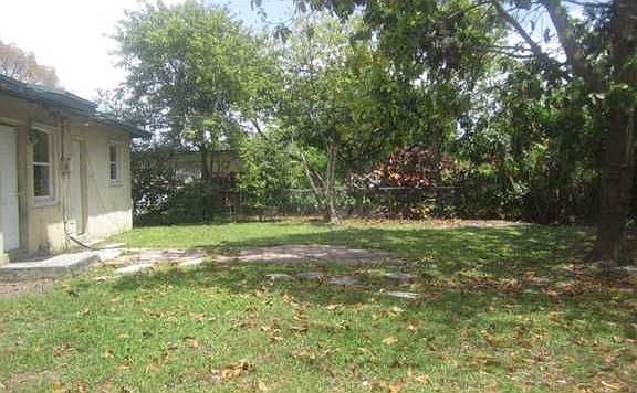 4th image of 10220 Jamaica Dr