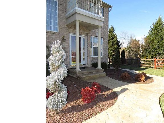 3rd image of 22 Chapman Ln