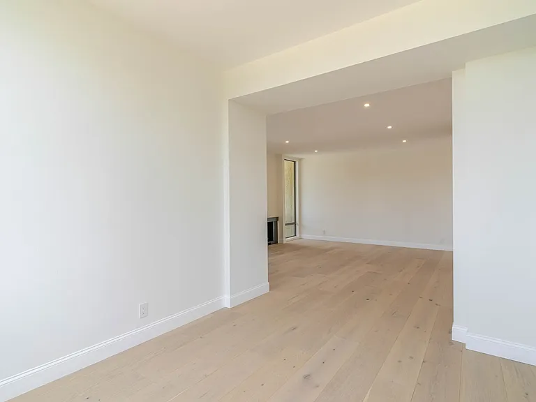 1305 N Columbus Ave #208 — Photo 11