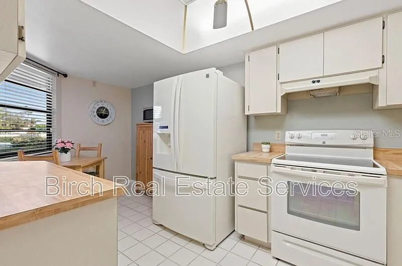 2 bed, 2.0 bath, 930 sqft, $1,795 — Photo 4