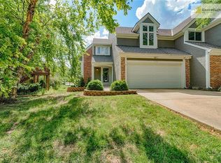 11445 W 112th Ter, Overland Park, KS 66210