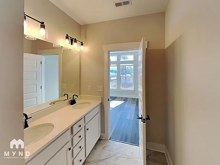 586 W End Dr — Photo 21