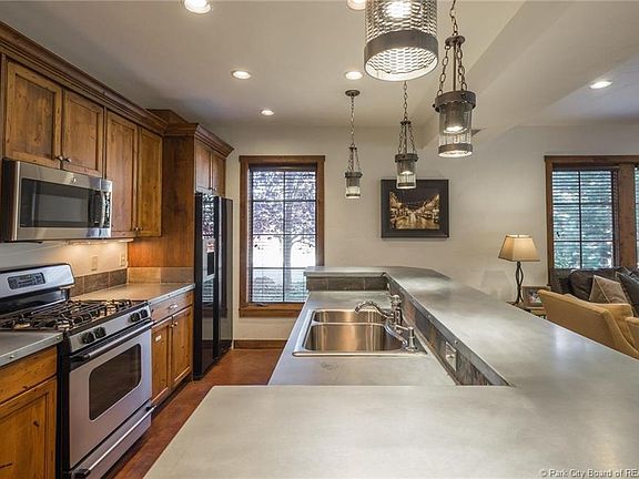 3rd image of 2880 Deer Valley Dr #6101