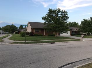 1344 Willow Chase Ct, Springfield, OH 45502