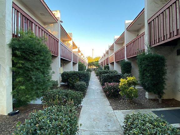 2nd image of 888 Cherrywood Way Unit 19