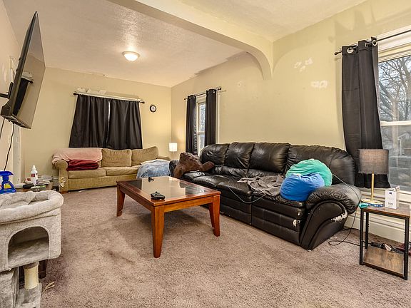 4th image of 1203 E Stockbridge Ave