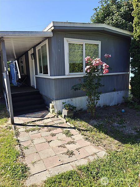 3rd image of 1720 Maple Lane #11