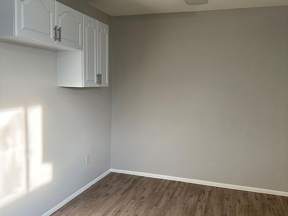 3rd image of 2652 N 50TH Lane