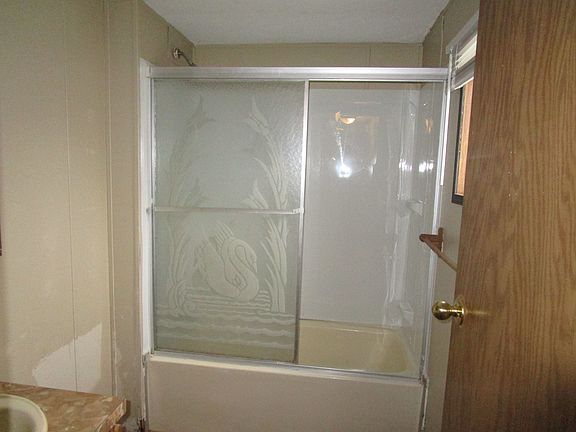 5th image of 160 Kentucky Dr