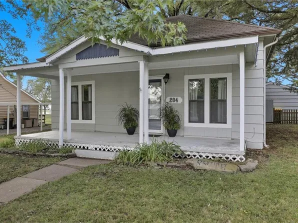 204 N Clark St, Kearney, MO 64060