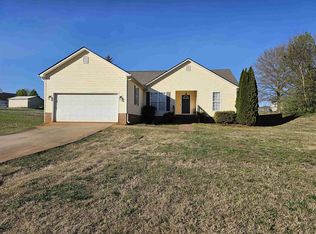 241 Summer Lady Ln, Boiling Springs, SC 29316