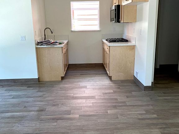 2nd image of 1717 Santa Barbara Ave #1719