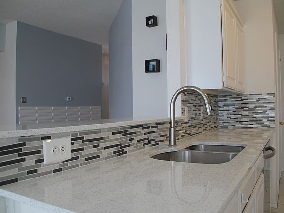 2nd image of 914 Meadow Cir S