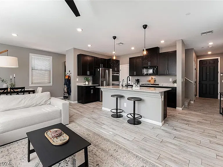 3 bed, 2.5 bath, 1745 sqft, $2,750 — Photo 3
