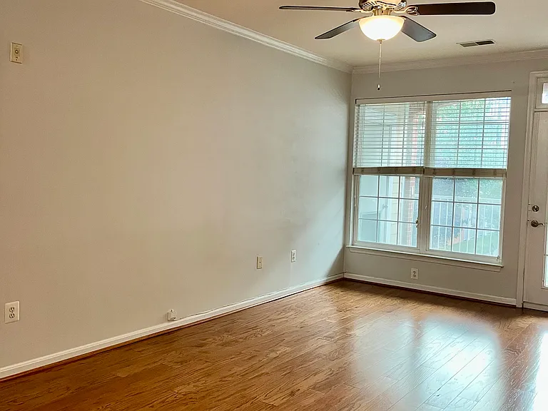 204-2701 Bellforest Ct #204 — Photo 11