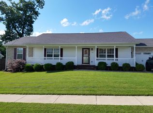 104 W Tuscany Ct, Radcliff, KY 40160