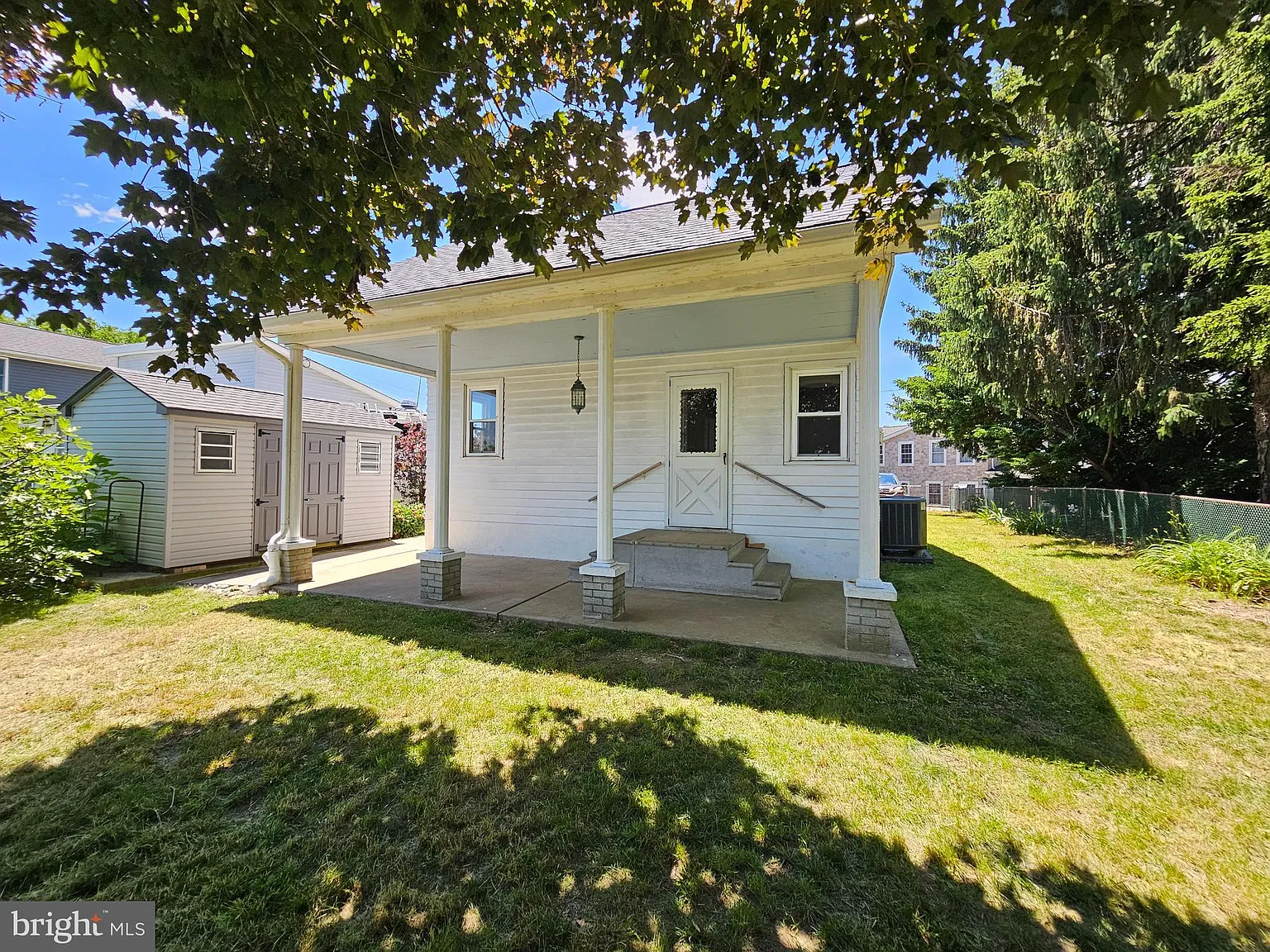 2 bed, 1.0 bath, 1012 sqft, $2,100 — Photo 2