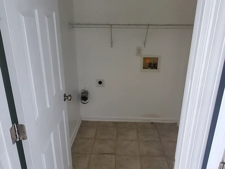 Washer and Dryer Hookups