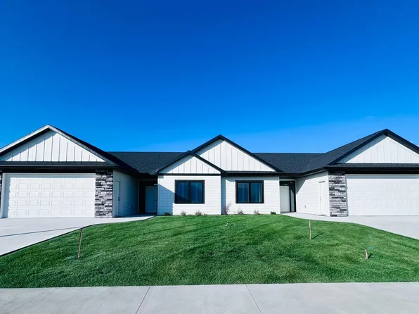 158 Sandstone Dr NW, Eyota, MN 55934