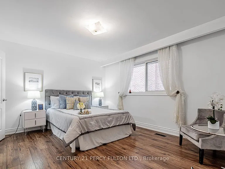 257 Otonabee Ave #MAIN — Photo 4