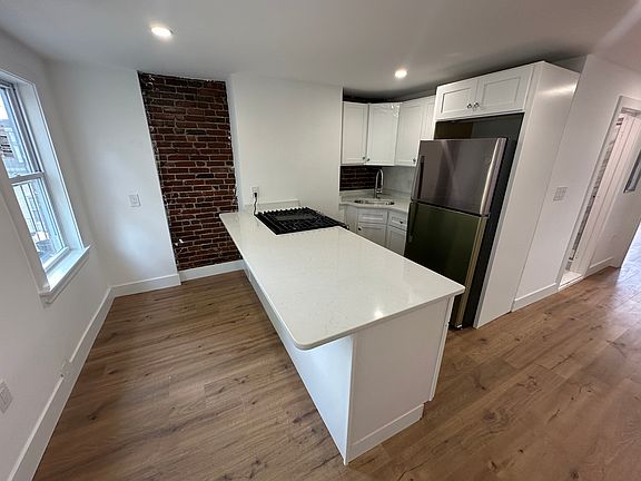 5th image of 40 Gove St #3