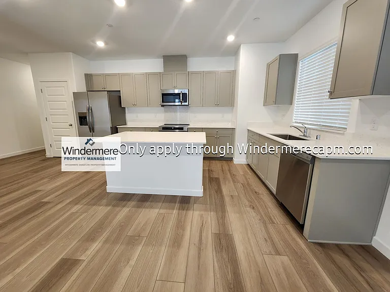 8403 Sinesky Way — Photo 4