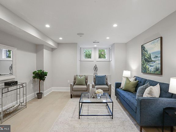 2nd image of 1310 Vermont Ave NW #2