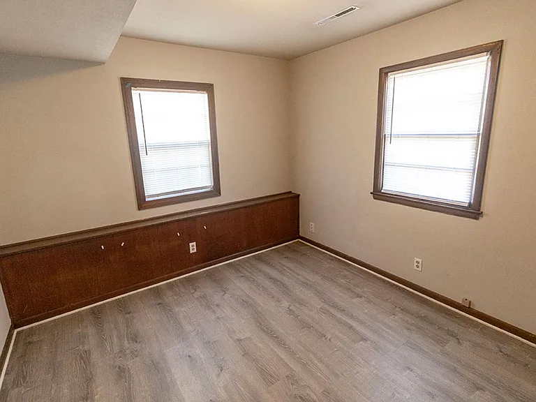 1804 Sylvan Ln — Photo 34