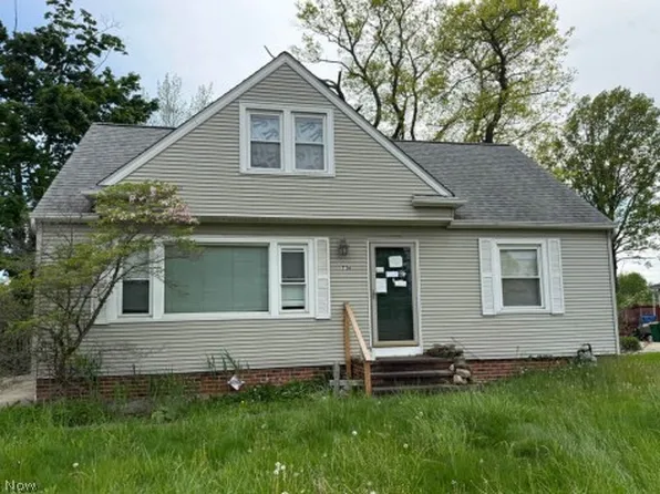 736 E 305th St, Eastlake, OH 44095