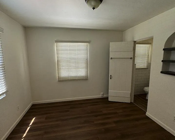 477 E Ave — Photo 9