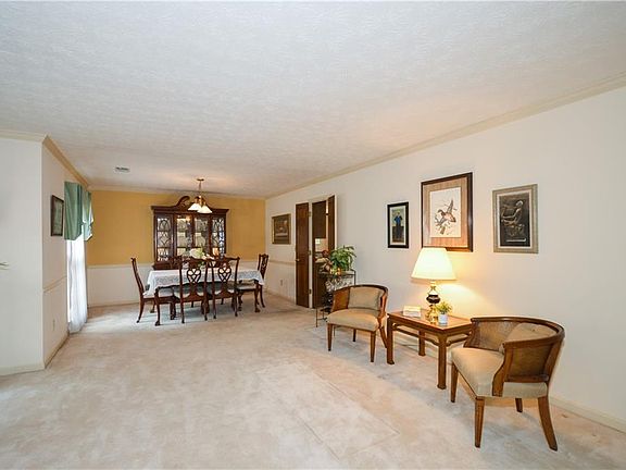 2nd image of 179 Lakeside Dr NW