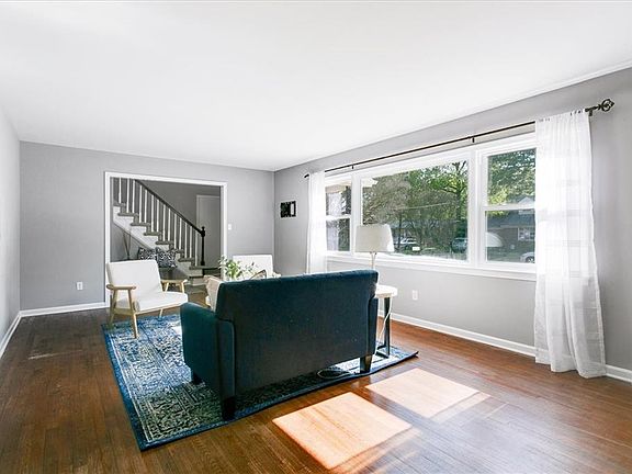 5th image of 813 Roberto Dr