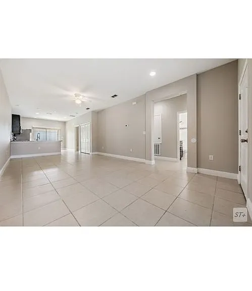 627 Yak Ct — Photo 16