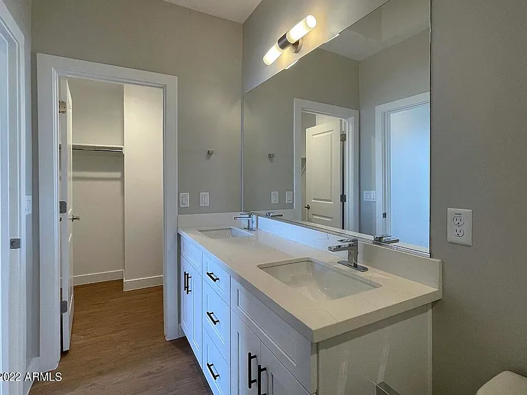 3215 E Flower St #13 — Photo 54